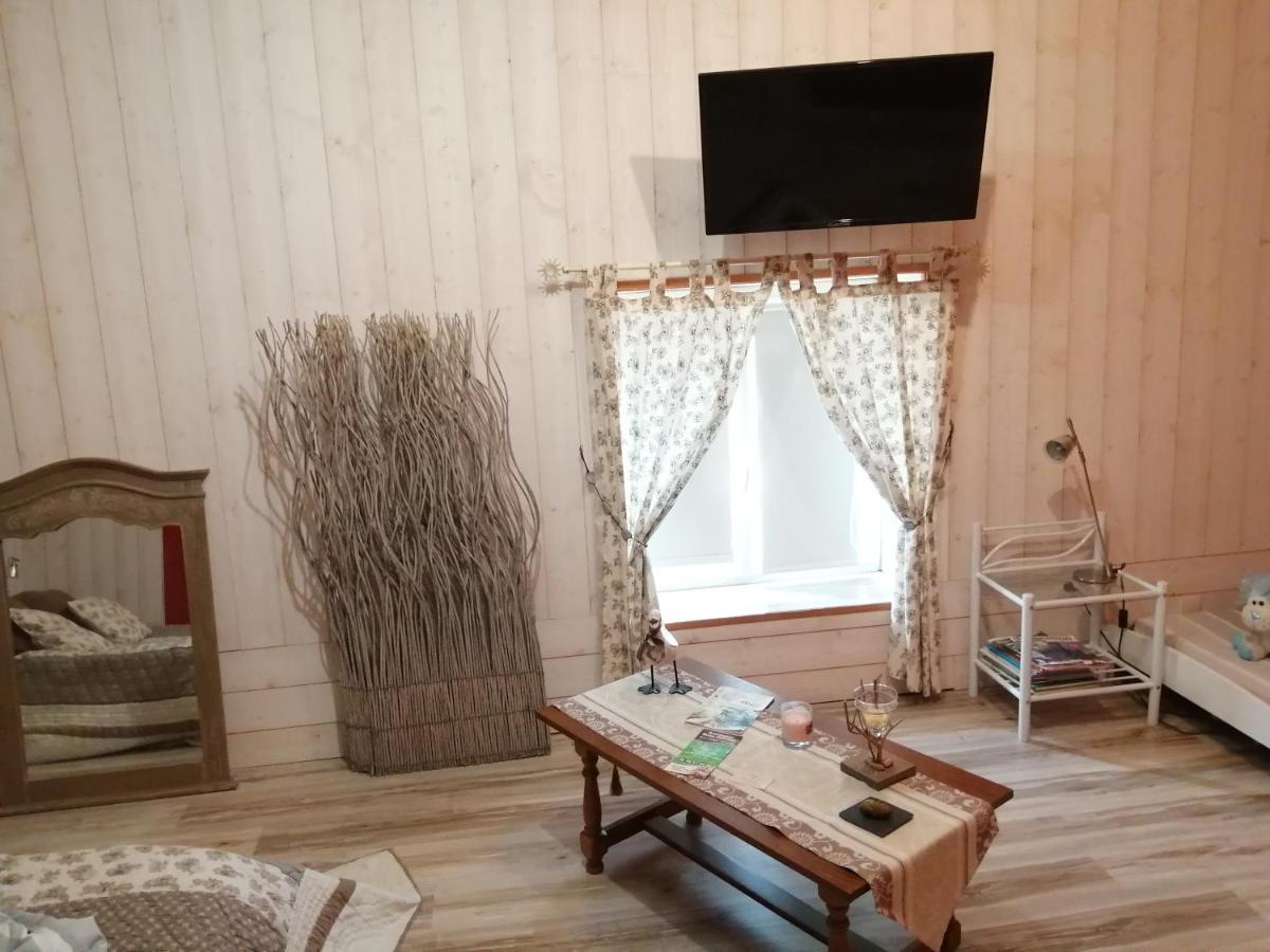 Chabournay Les Tourterelles Bed & Breakfast エクステリア 写真