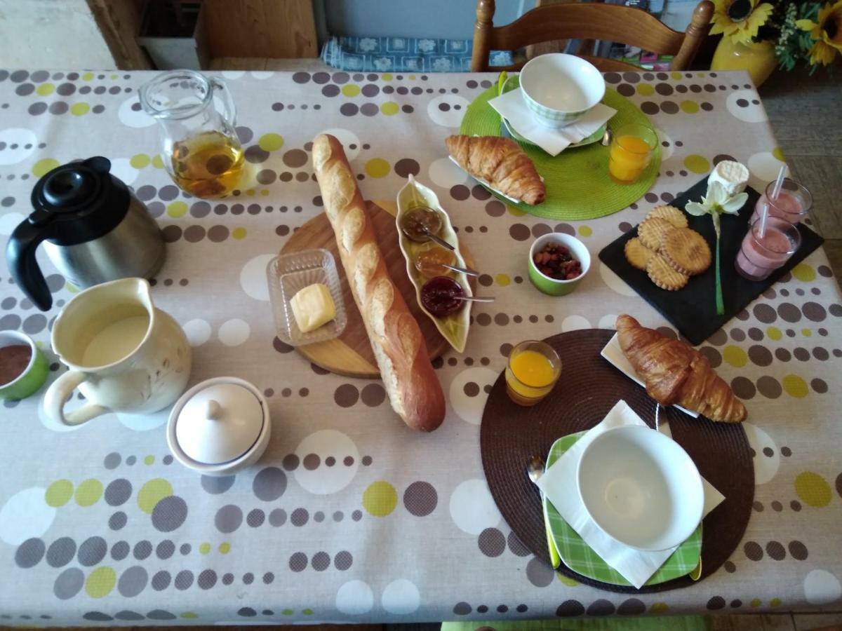 Chabournay Les Tourterelles Bed & Breakfast エクステリア 写真