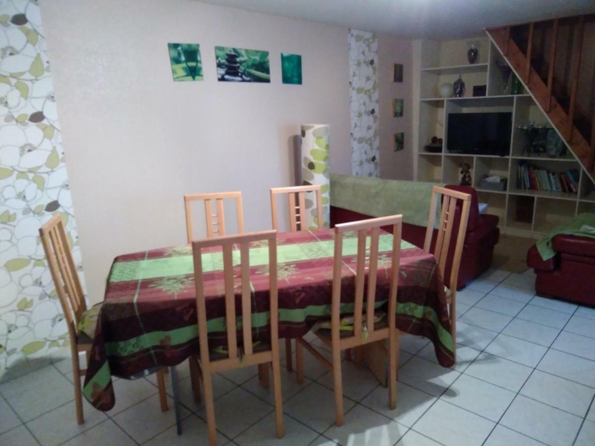 Chabournay Les Tourterelles Bed & Breakfast エクステリア 写真